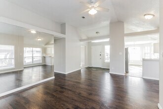 1331 Glencliff Ct in Dallas, TX - Building Photo - Building Photo
