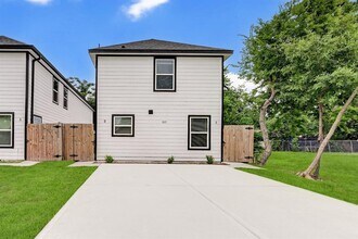 1017 North Ln in Houston, TX - Building Photo - Building Photo