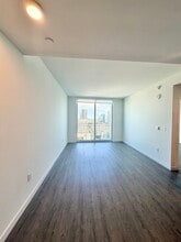 2000 N Bayshore Dr, Unit 2006 in Miami, FL - Building Photo - Building Photo