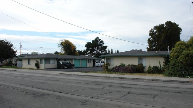 22409 S Garden Ave in Hayward, CA - Building Photo - Building Photo