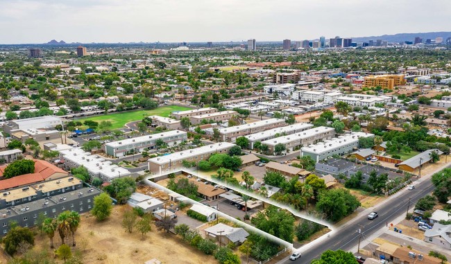 Five on 1y7th Ave in Phoenix, AZ - Building Photo - Building Photo