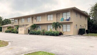 4606 SE Binnacle Way in Stuart, FL - Building Photo