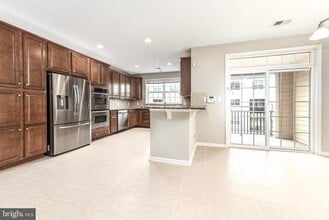22722 Beacon Crest Terrace in Brambleton, VA - Building Photo - Building Photo