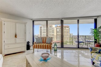 690 Island Way in Clearwater, FL - Building Photo - Building Photo