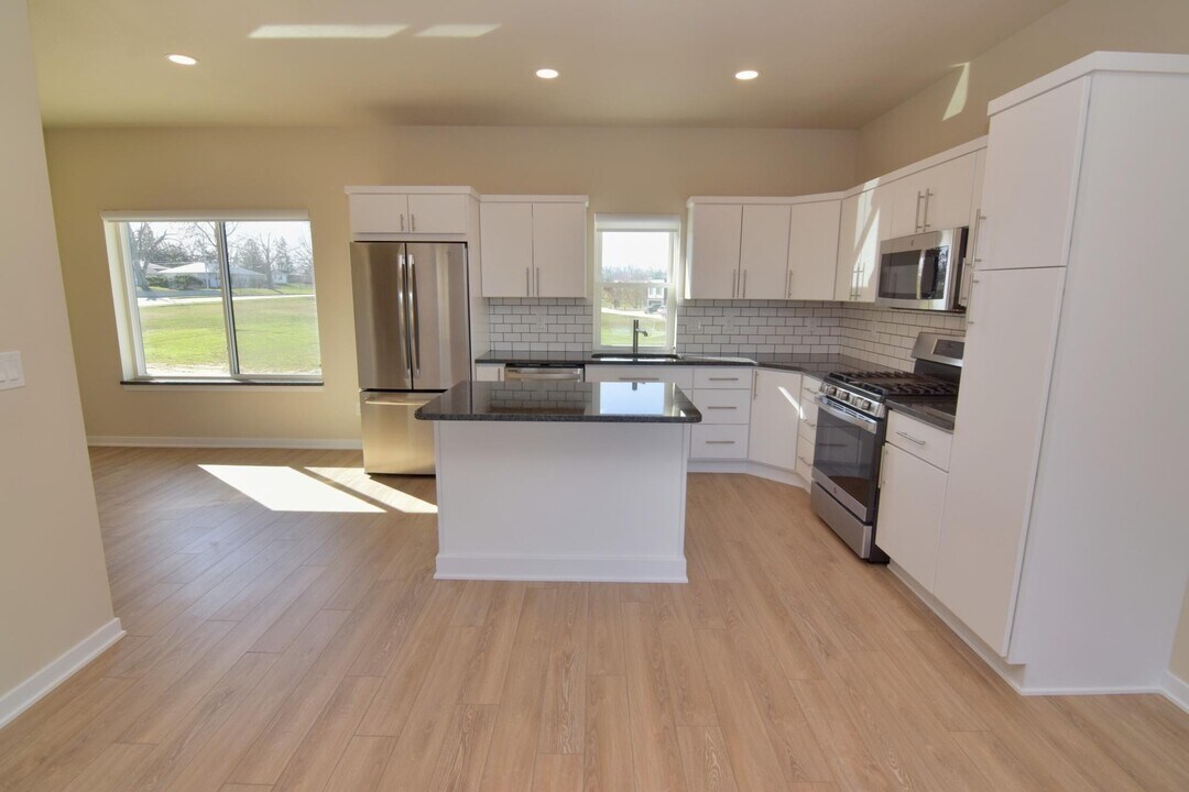 18 Crosby Park Dr in Marshalltown, IA - Building Photo