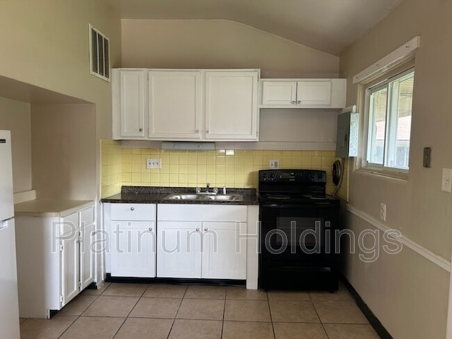 1059 Neville Ave in Akron, OH - Building Photo - Building Photo