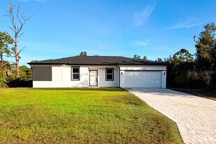 3100 Crowder St in Port Charlotte, FL - Building Photo
