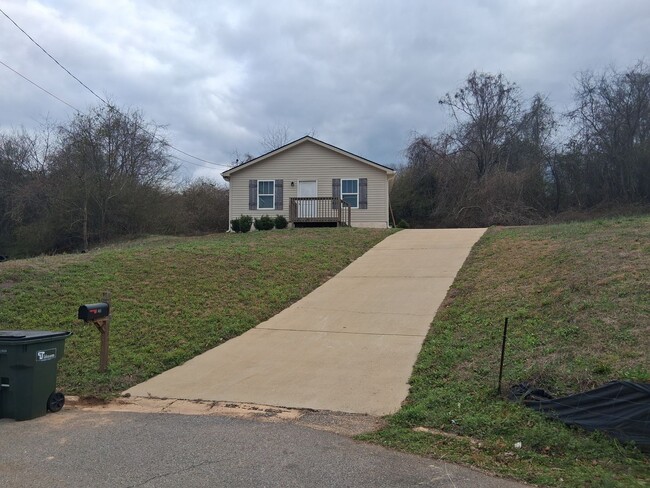 3017 3rd Pl E in Tuscaloosa, AL - Building Photo - Building Photo