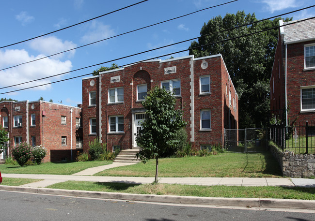 2806 O St SE in Washington, DC - Building Photo - Building Photo