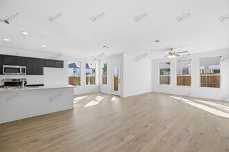 402 Wrangler Ln in Denton, TX - Building Photo - Building Photo