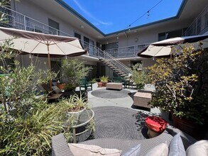 1152 N Poinsettia Pl in West Hollywood, CA - Building Photo - Building Photo