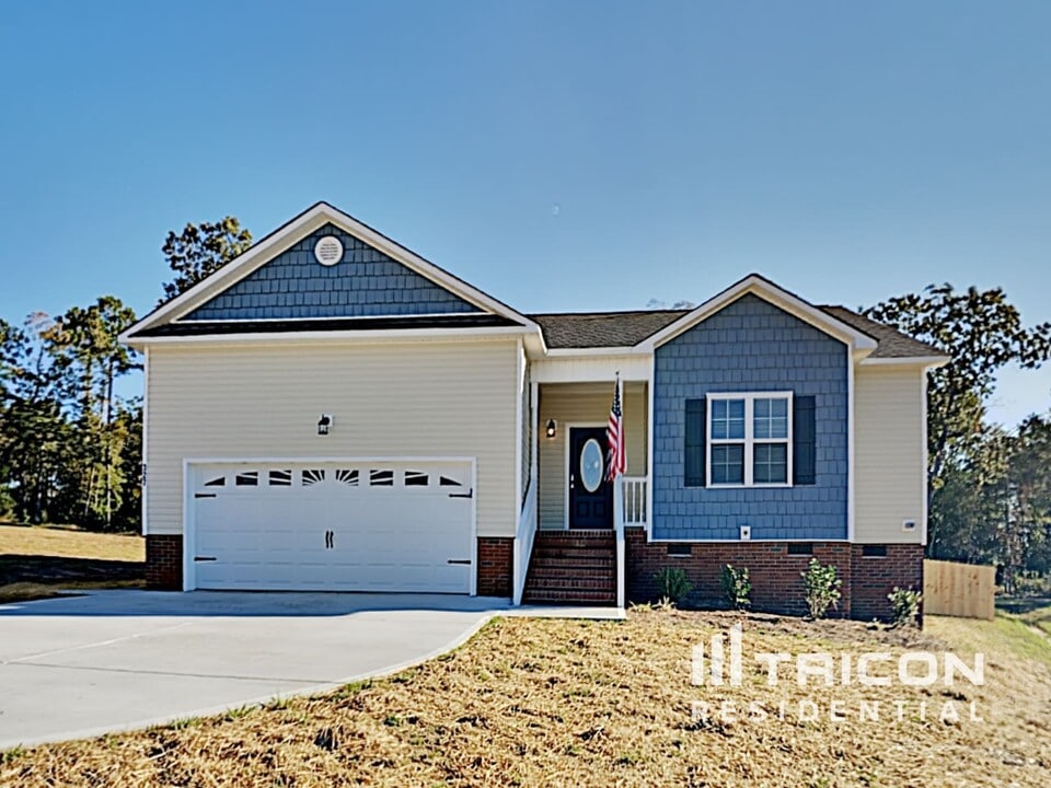 327 Kandypoo Dr in Four Oaks, NC - Building Photo
