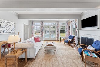 109 Quogue St in Quogue, NY - Building Photo - Building Photo