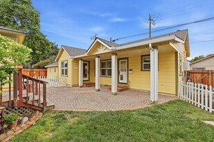 735 West St in Hollister, CA - Building Photo