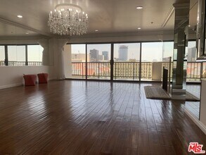 727 S Ardmore Ave-Unit -906 in Los Angeles, CA - Building Photo - Building Photo