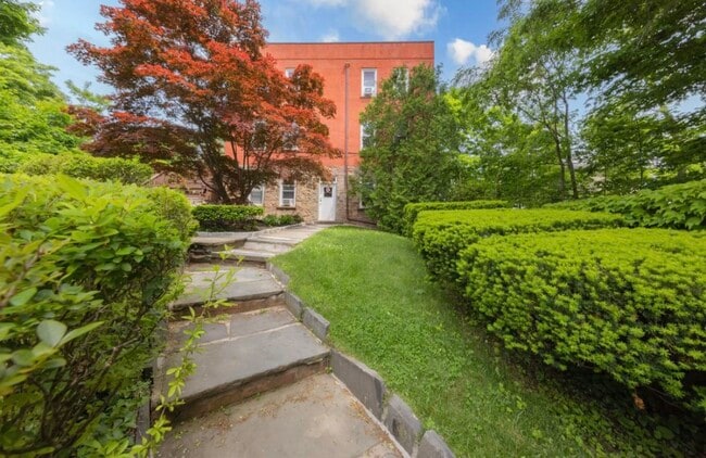 253 W 256th St, Unit 2 Bedroom with Office