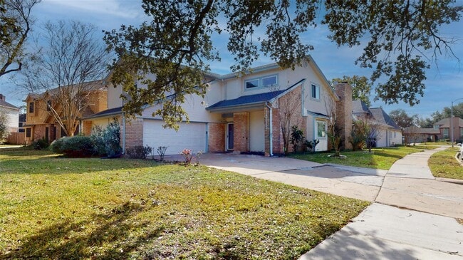 14715 Woodward Gardens Dr