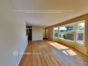 7648 S Oconto Ave in Bridgeview, IL - Building Photo - Building Photo