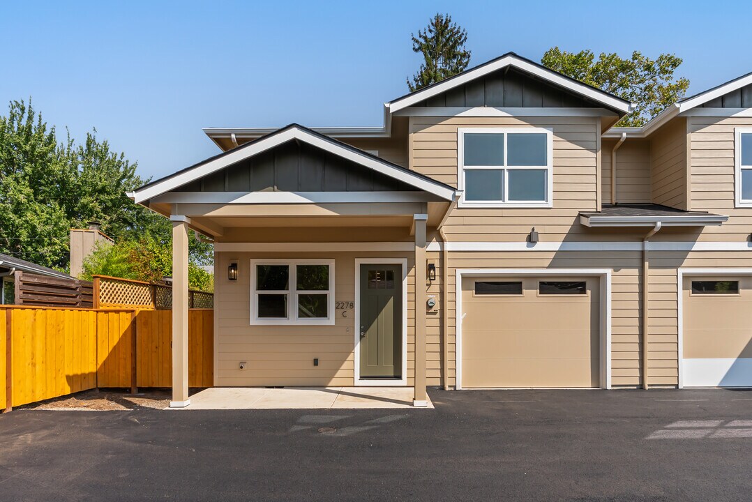 2278 Sandy Dr, Unit Unit C in Eugene, OR - Building Photo