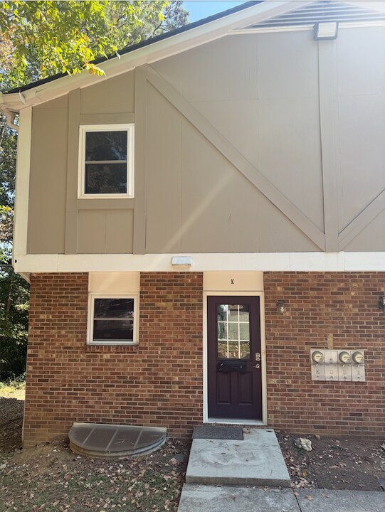 205 Sunrise Ln in Chapel Hill, NC - Building Photo