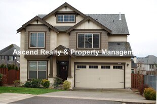 6810 NW 167th Ave in Portland, OR - Building Photo