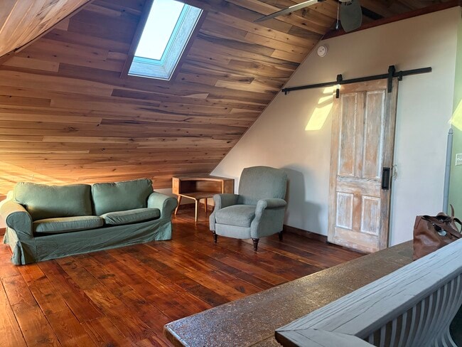 920 Lafayette Ave, Unit 920 B in Columbus, IN - Foto de edificio - Building Photo