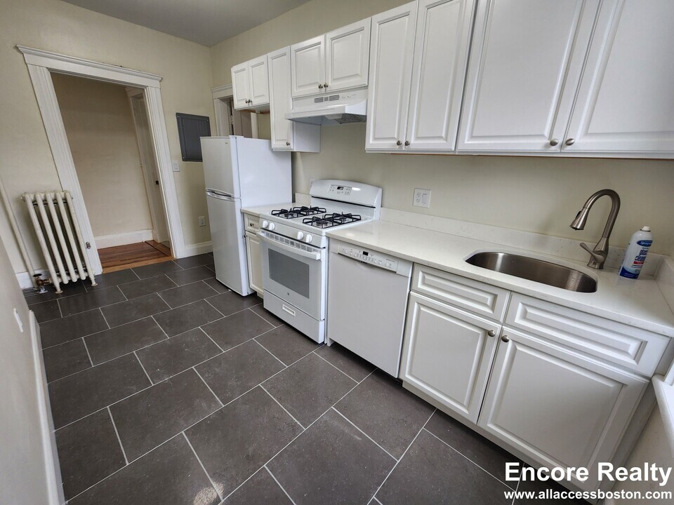 31 James St, Unit #4 in Brookline, MA - Foto de edificio