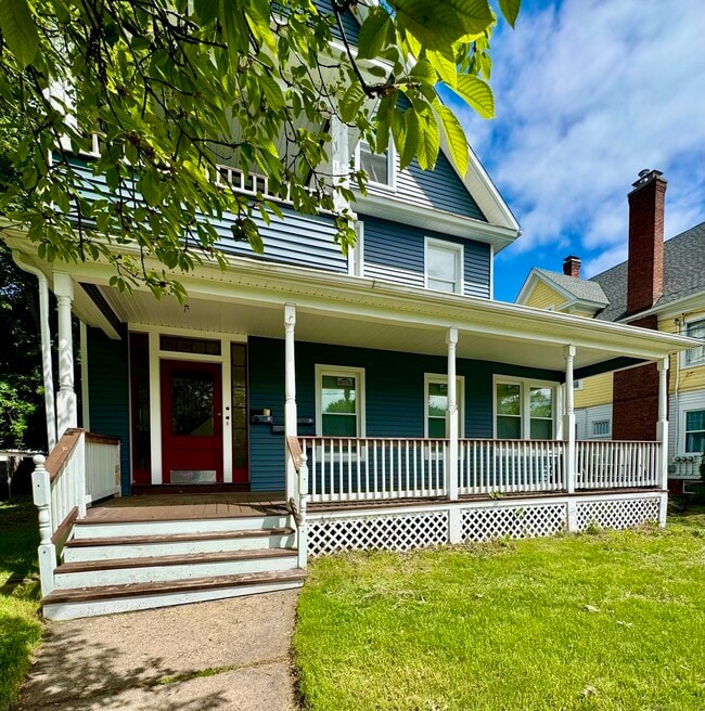 101 Stearns St in Bristol, CT - Building Photo - Building Photo
