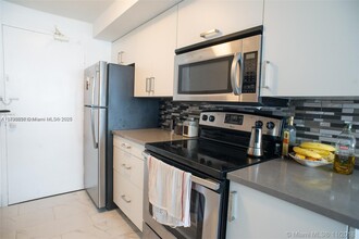 1250 West Ave in Miami Beach, FL - Building Photo - Building Photo