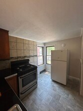 701 W Vine St, Unit UNIT 4 in Kalamazoo, MI - Building Photo - Building Photo