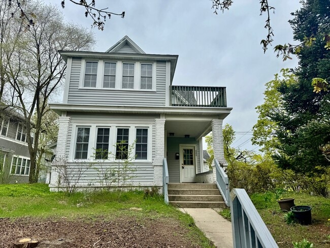 property at 12 Fairbanks St NE