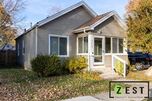 384 W Elza Ave in Hazel Park, MI - Building Photo