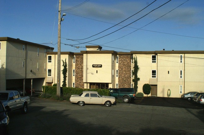 Back Nine Apartments in Seattle, WA - Foto de edificio - Building Photo