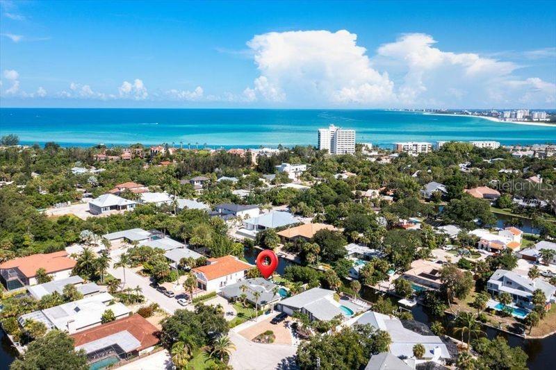 339 Avenida De Paradisio in Siesta Key, FL - Building Photo