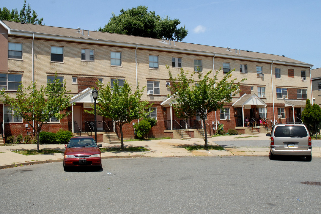 1015 Parrish St in Philadelphia, PA - Foto de edificio