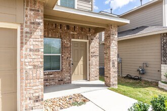 13021 Kalinoski in Saint Hedwig, TX - Building Photo - Building Photo