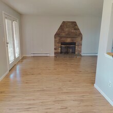 140 Hamden Ave, Unit B in Waterbury, CT - Building Photo - Building Photo