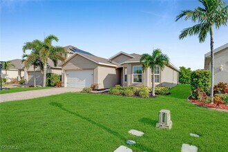 3477 Acapulco Cir in Cape Coral, FL - Building Photo - Building Photo