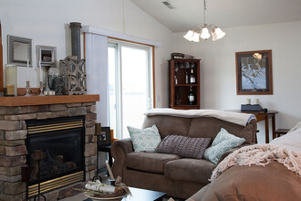411 Sarah Cir in Baldwin, WI - Building Photo - Building Photo