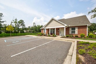 Oak Hollow in Summerville, SC - Foto de edificio - Building Photo
