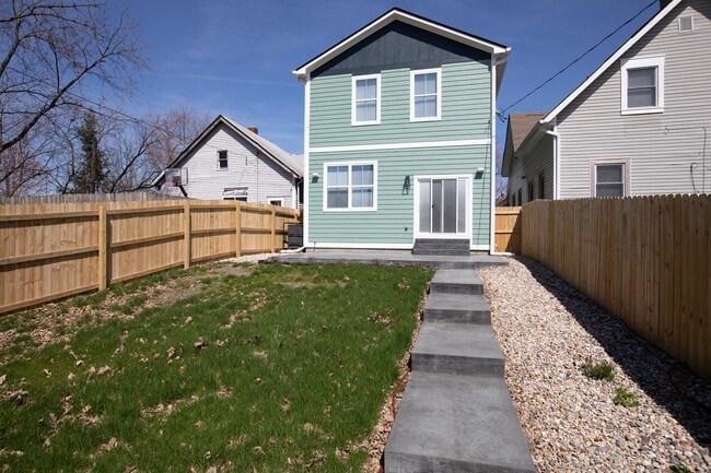 219 E Morris St in Indianapolis, IN - Building Photo - Building Photo