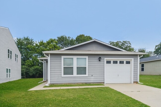 property at 236 Farmington Dr