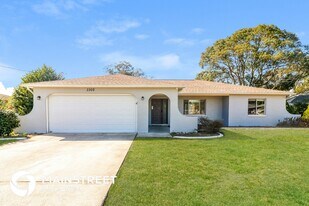 3302 Coronet Ct in Spring Hill, FL - Building Photo