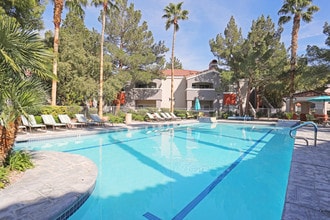 Bloom Apartment Homes in Las Vegas, NV - Foto de edificio - Building Photo