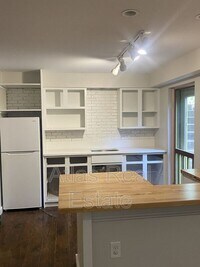 8170 Centrebridge Dr photo'