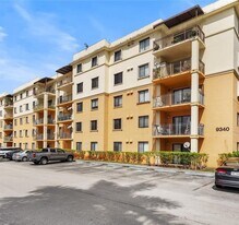 9340 Fontainebleau Blvd, Unit 107 in Miami, FL - Building Photo