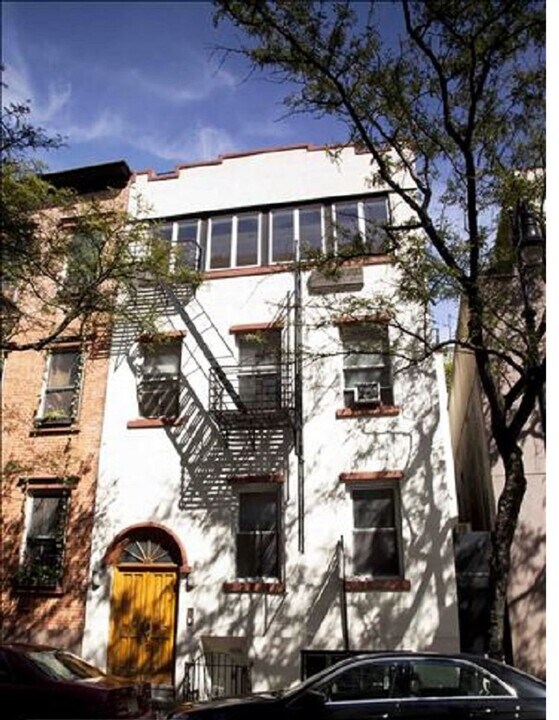 36 Bedford St in New York, NY - Building Photo