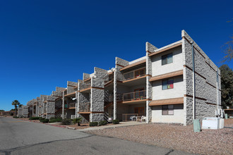 Le Mirador Condominiums in Tucson, AZ - Building Photo - Building Photo