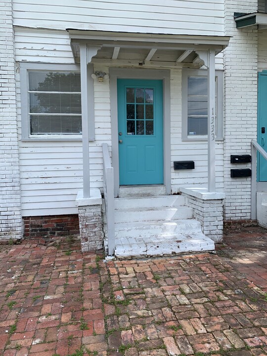 1333 Laurel St, Unit 1333 in Baton Rouge, LA - Foto de edificio