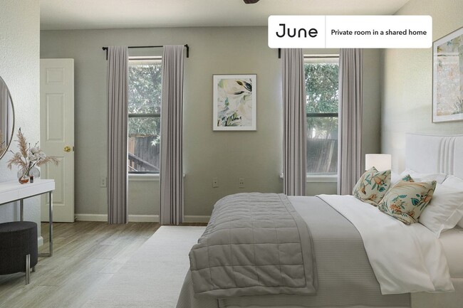 Private bedroom in 3 bed/2 bath Home